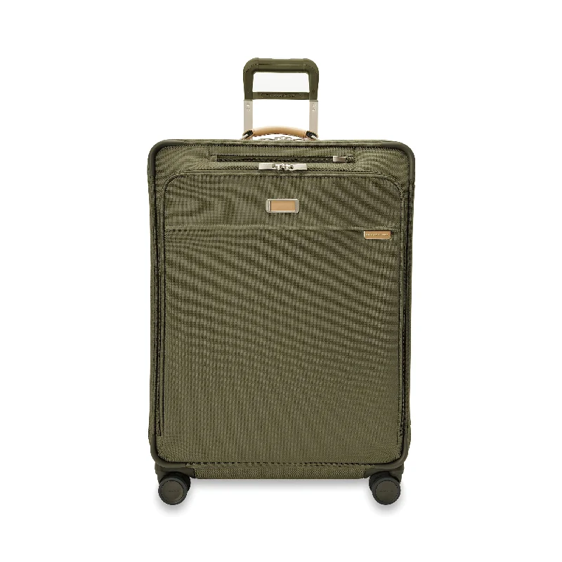 Clearance Sale 29" Large Expandable Spinner by Briggs & Riley